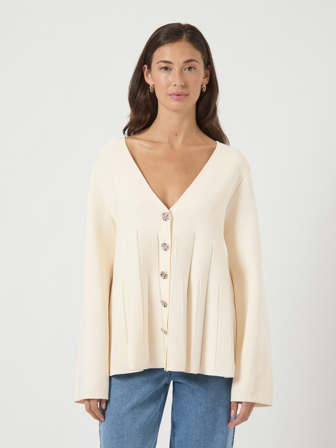 model_shot-front
